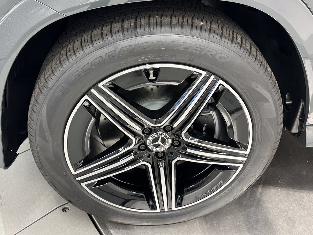 New 2026 MANUFAKTUR Silicon Grey Mercedes-Benz GLE 350 image 52