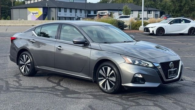 Used 2022 Gun Metallic Nissan 2.5 SL image 8