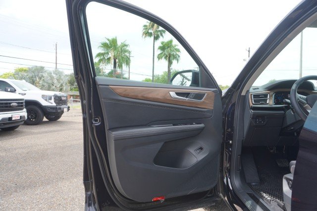 Used 2026 BLACK Volkswagen 2.0T SE w/Technology image 15