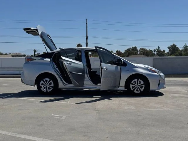 Used 2018 Silver Toyota Four image 30