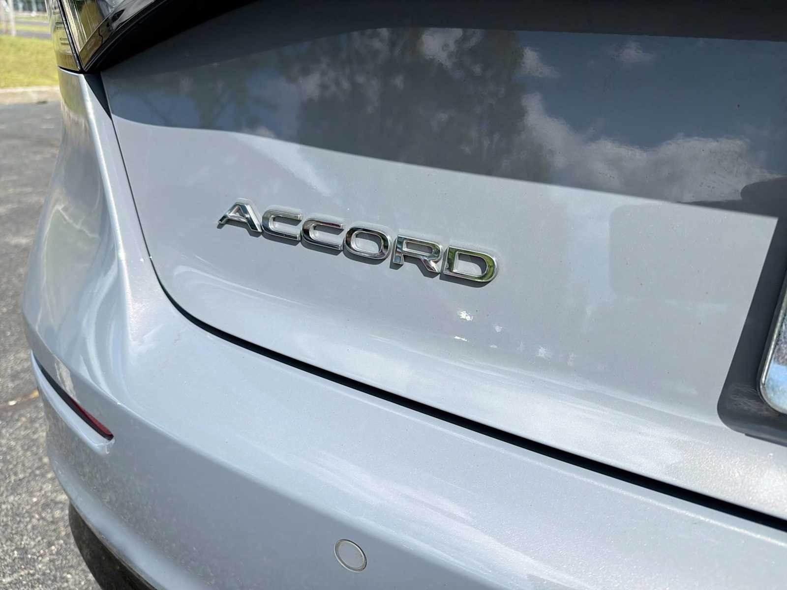 2023 Honda Accord Hybrid EX-L - Photo 18