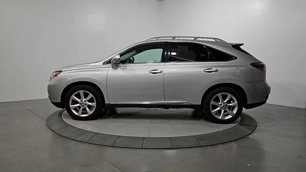 Used 2010  Lexus 350 image 2
