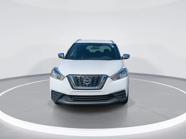 Used 2019 White Nissan S image 3