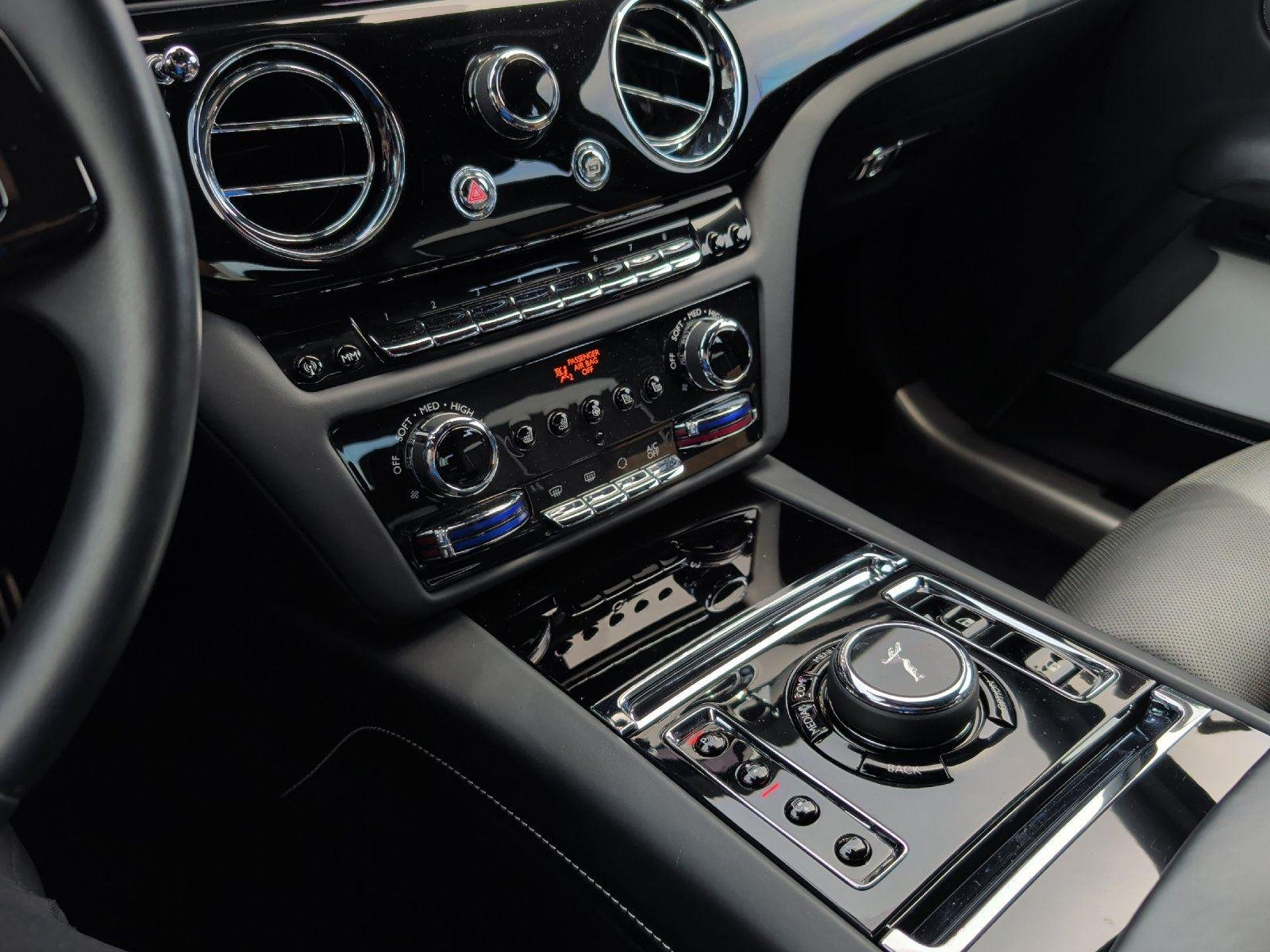 Used 2021 Black Diamond Rolls-Royce BASE image 27