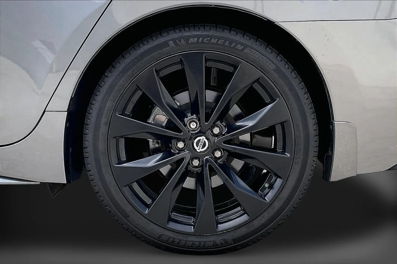 Certified Used 2021 Gray Nissan SR image 35
