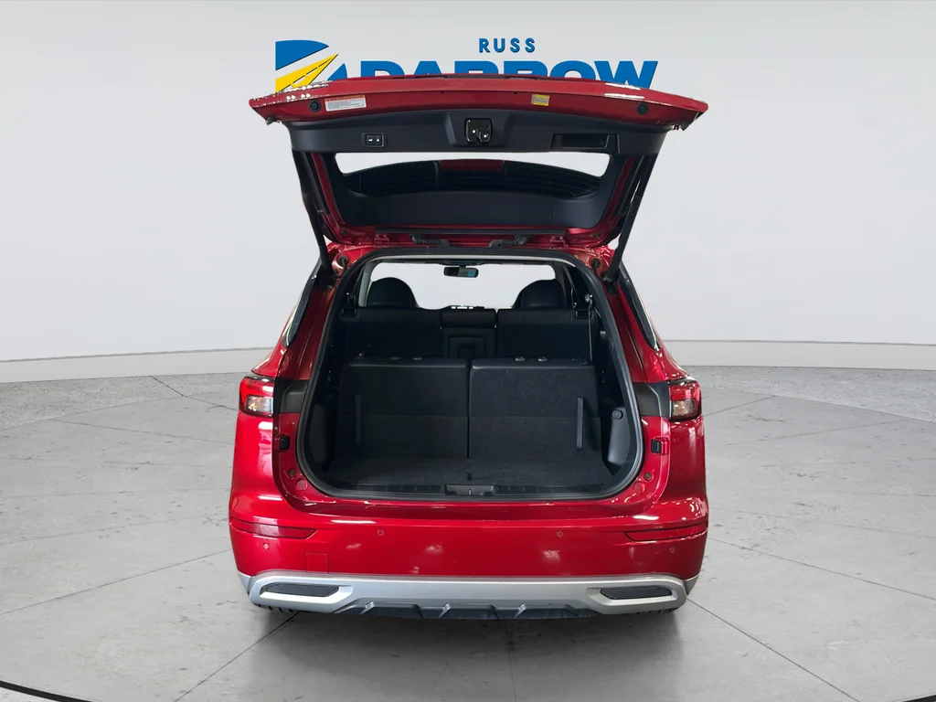 Used 2024 Red Mitsubishi SE image 31