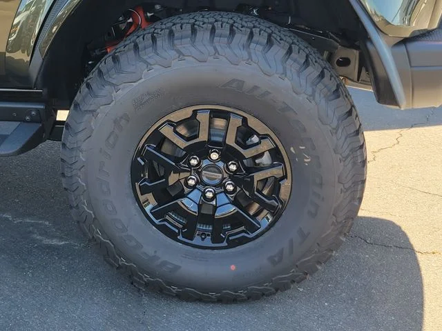 New 2026 Shelter Green Metallic Ford Raptor image 5