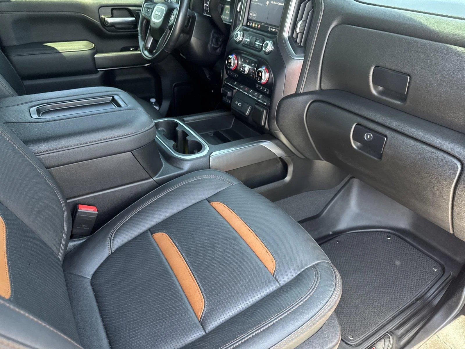 Used 2022 CAYENNE RED TINTCOAT GMC AT4 image 35
