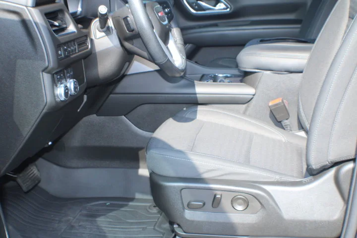 Certified Used 2022 Midnight Blue Metallic GMC SLE image 14