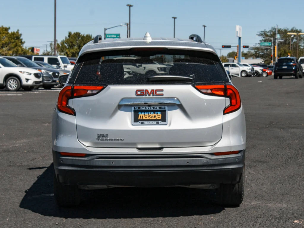 Used 2020 Quicksilver Metallic GMC SLE image 6