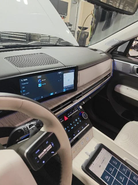Used 2025 White Hyundai Calligraphy image 13