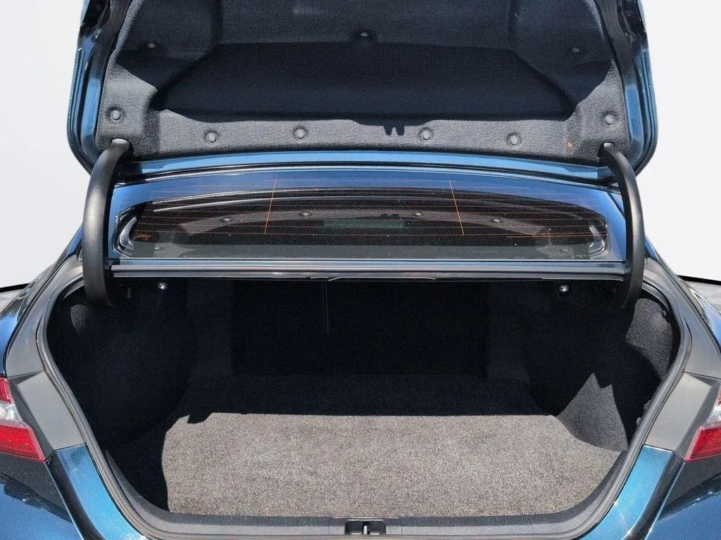 Used 2018 Aqua Toyota XSE V6 image 24
