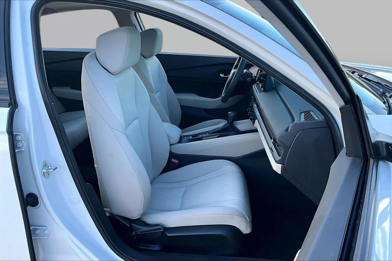 Certified Used 2023 Platinum White Pearl Honda EX image 9