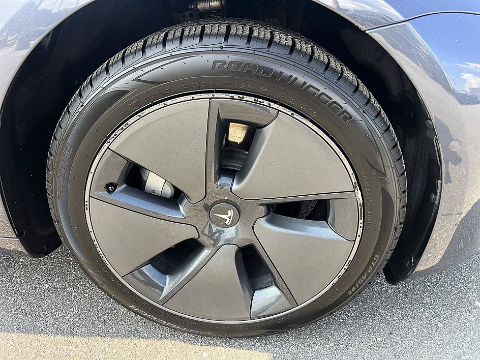 Used 2022 Midnight Silver Metallic Tesla Long Range image 12