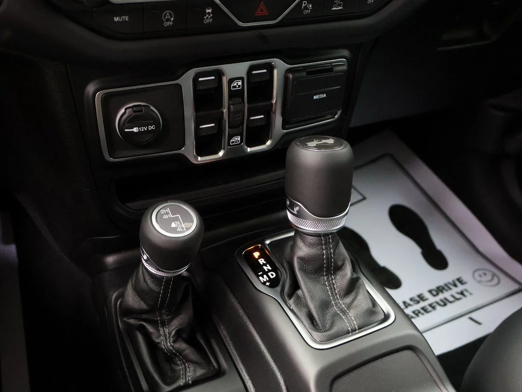 2026 Jeep Wrangler 4-Door Sahara - Photo 38
