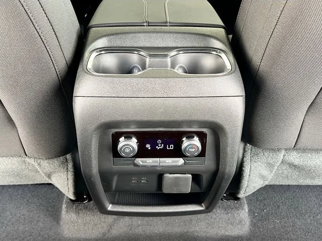 2026 GMC Acadia Elevation - Photo 18