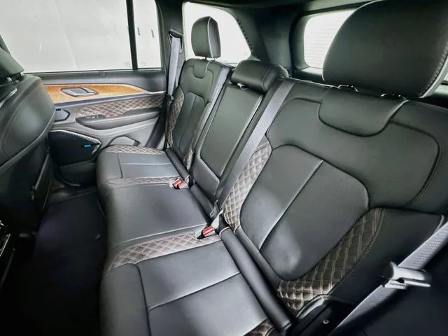 New 2026 Baltic Gray Metallic Clear-Coat Exterior Paint Jeep Summit image 25