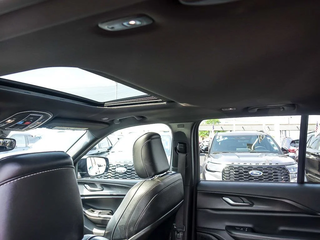 Used 2024 Baltic Gray Metallic Clearcoat Jeep Altitude X image 17