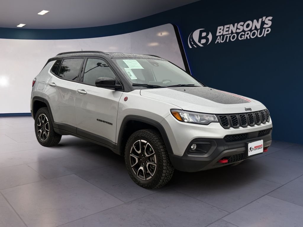 Used 2025 Silver Jeep Trailhawk image 7