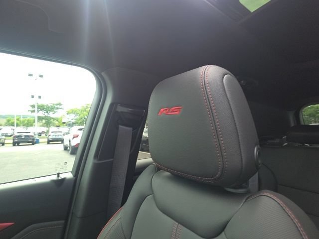 New 2026 Iridescent Pearl Tricoat Chevrolet RS image 25