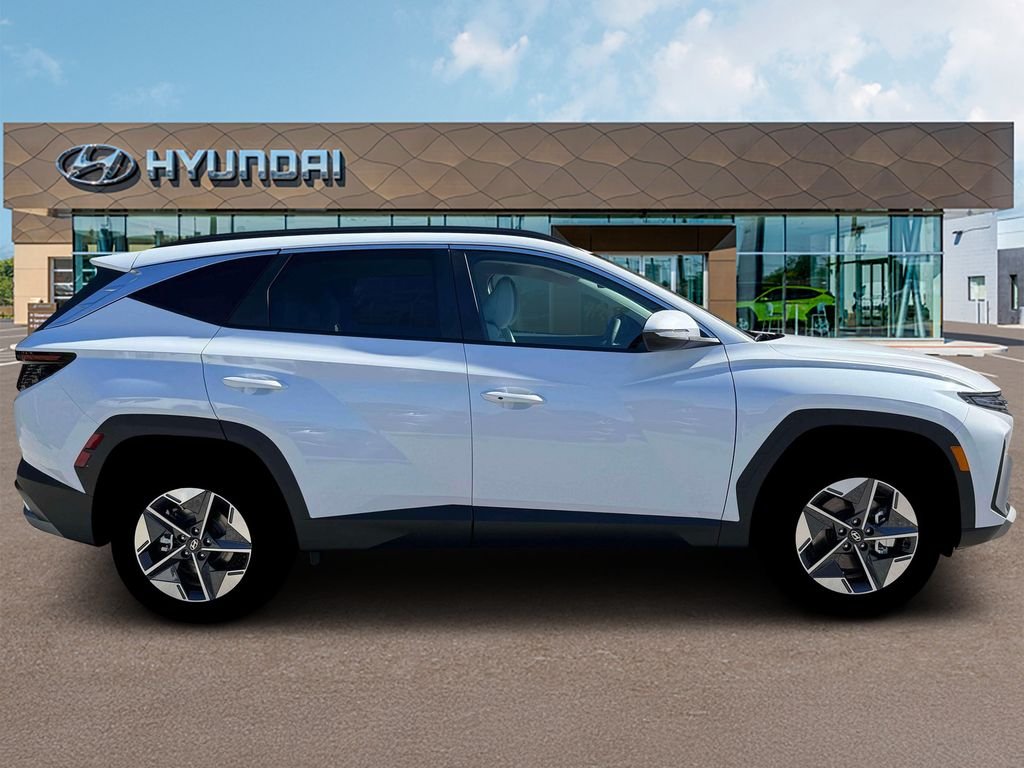 New 2026 White Hyundai SEL Convenience image 9