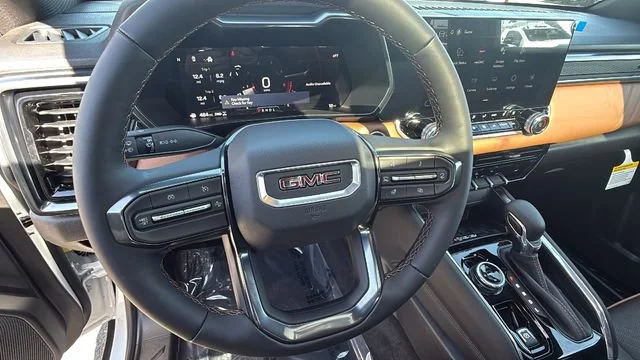 2026 GMC Canyon AT4 - Photo 18
