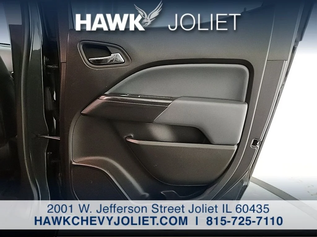 Used 2018 Gray Chevrolet Z71 image 22