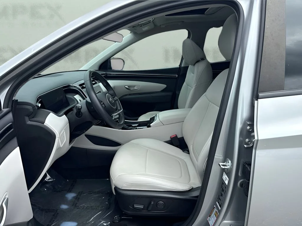 Used 2024 Silver Hyundai SEL image 10