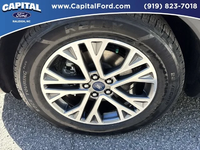 Used 2022 Red Ford SEL image 13