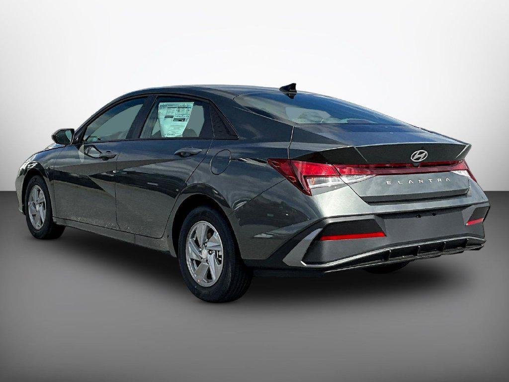 New 2026 Gray Hyundai SE image 4