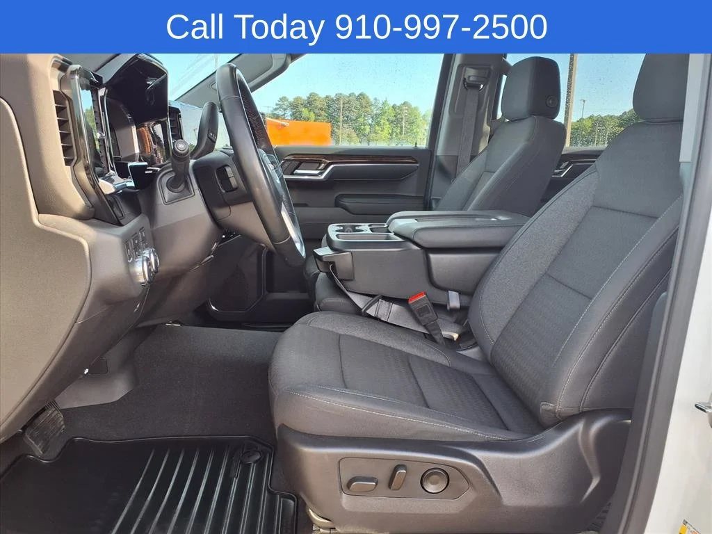 Used 2024 Summit White GMC Elevation image 9
