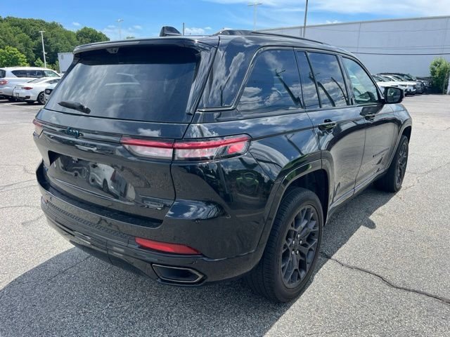 Used 2023 Diamond Black Jeep Summit Reserve 4xe image 3
