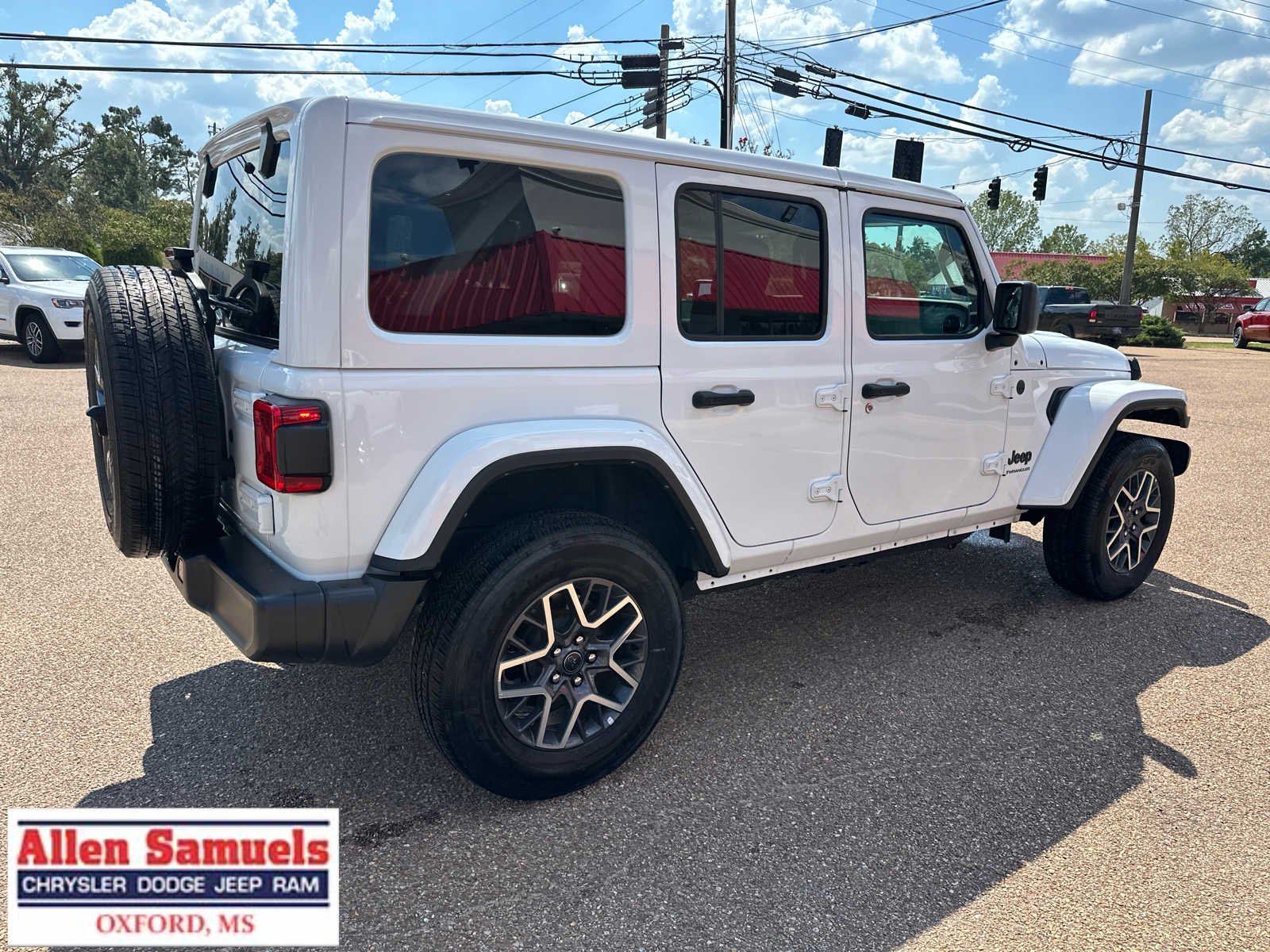 Certified Used 2025 Bright White Clearcoat Jeep Sahara image 4