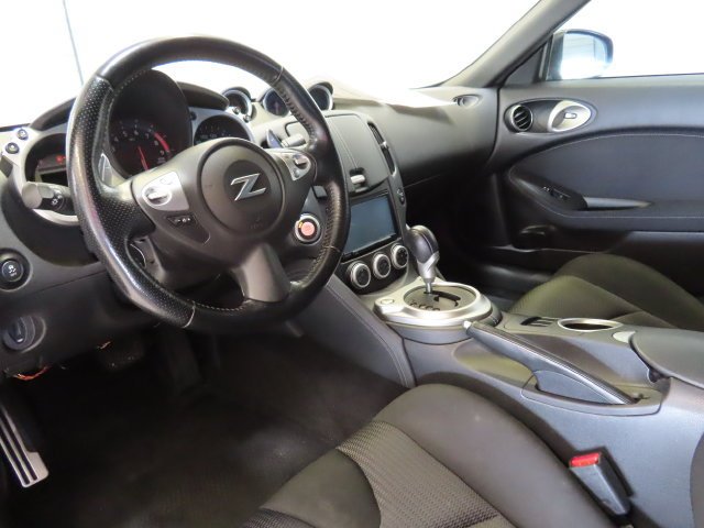 Used 2014 Brilliant Silver Metallic Nissan Base image 4