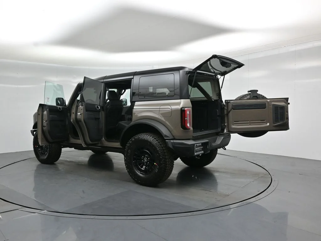New 2026 Marsh Gray Ford Badlands image 32