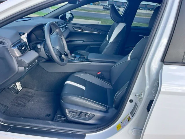 Used 2025 White Toyota SE image 9