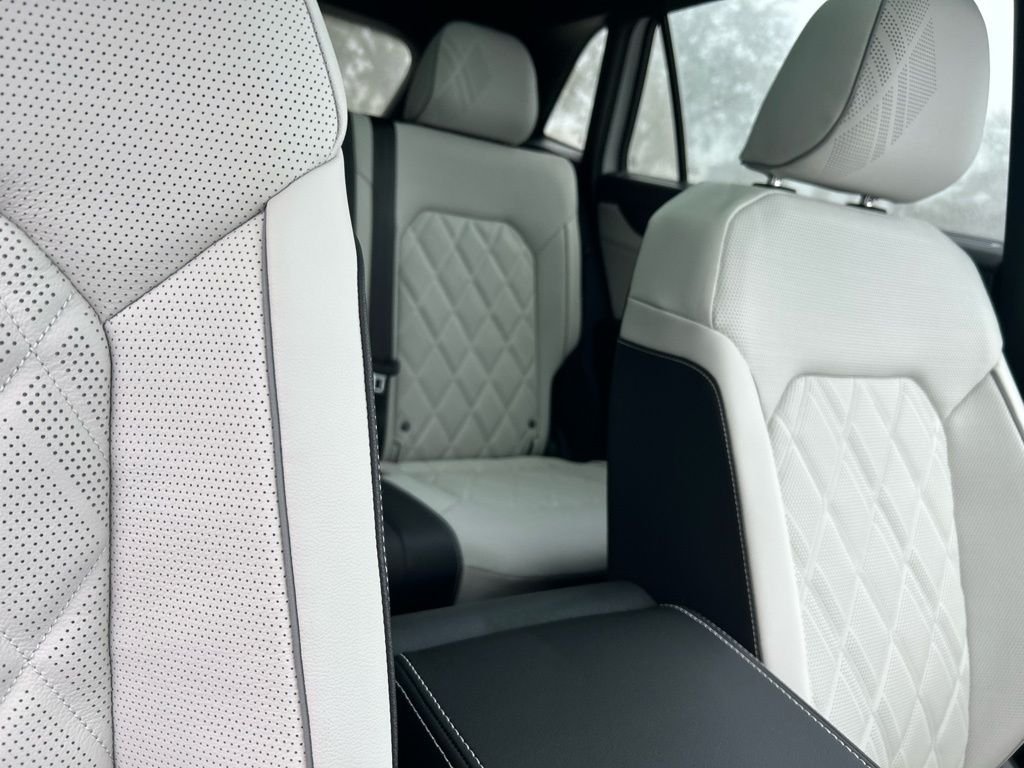 New 2026 White/off-white Volkswagen 2.0T SEL Premium R-Line image 38