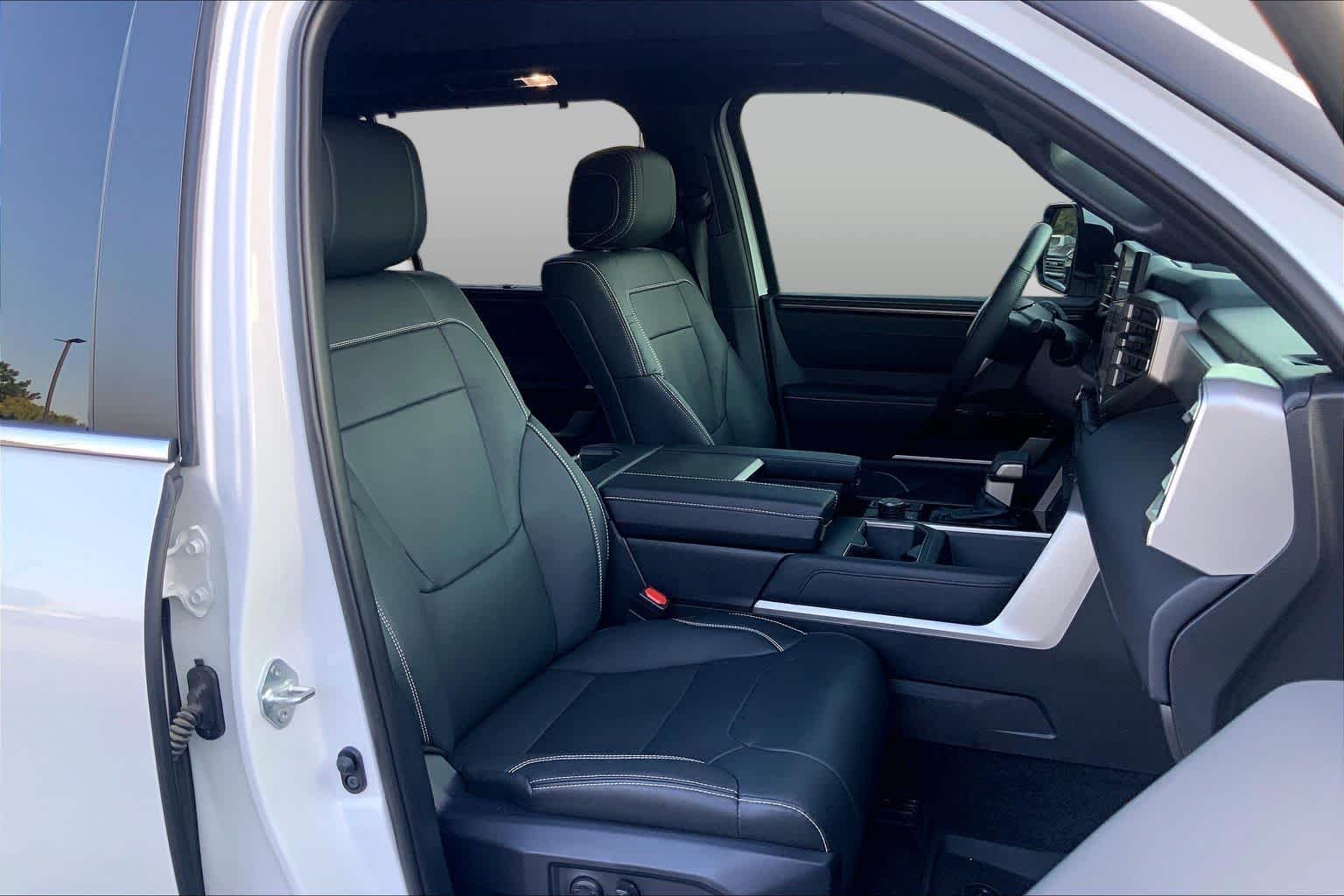 Used 2026 Wind Chill Pearl Toyota Limited image 9