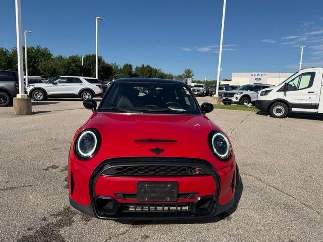 Used 2022 Chili Red MINI Cooper S image 3