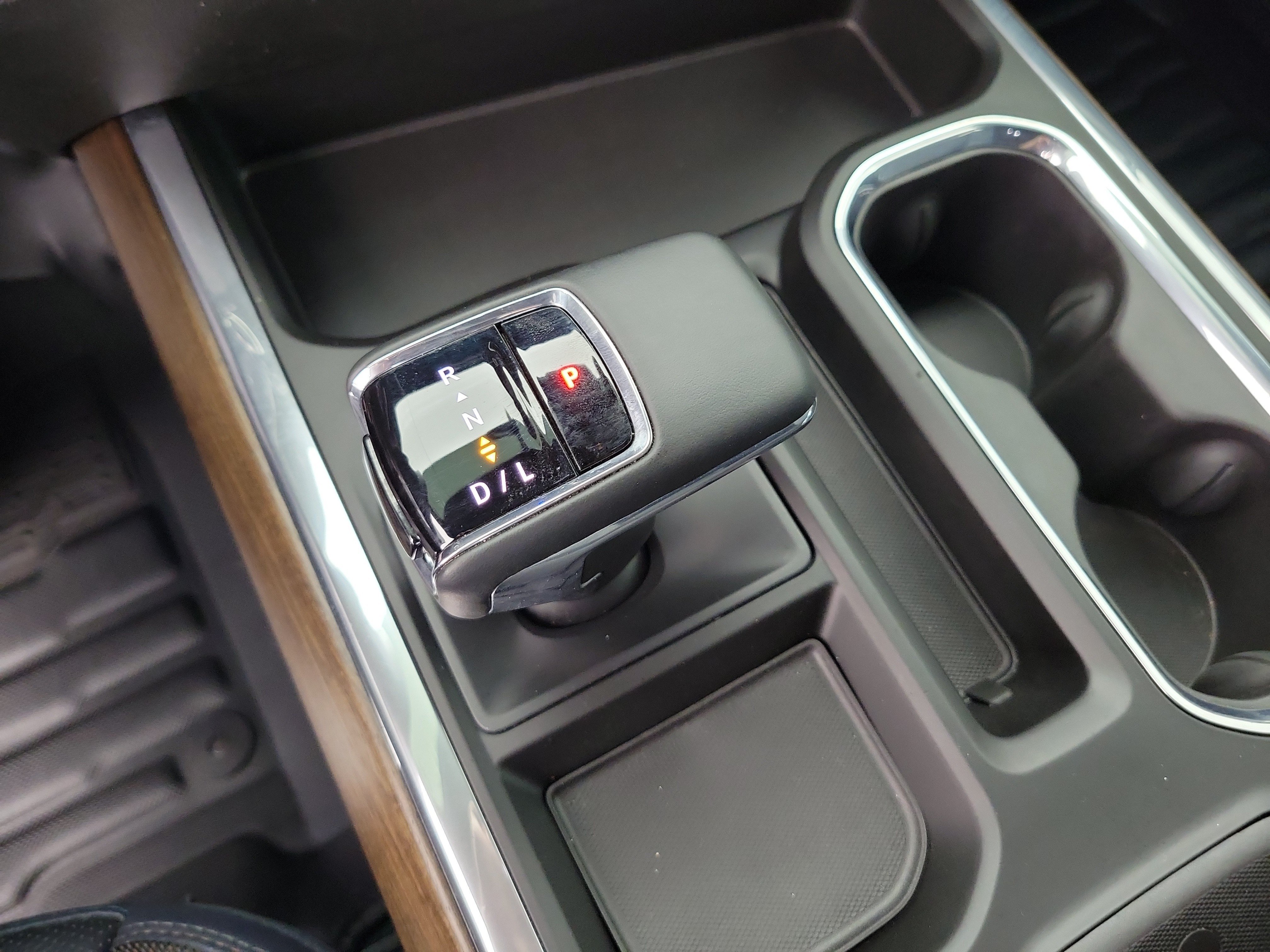 Used 2023 Iridescent Pearl Tricoat Chevrolet High Country image 29