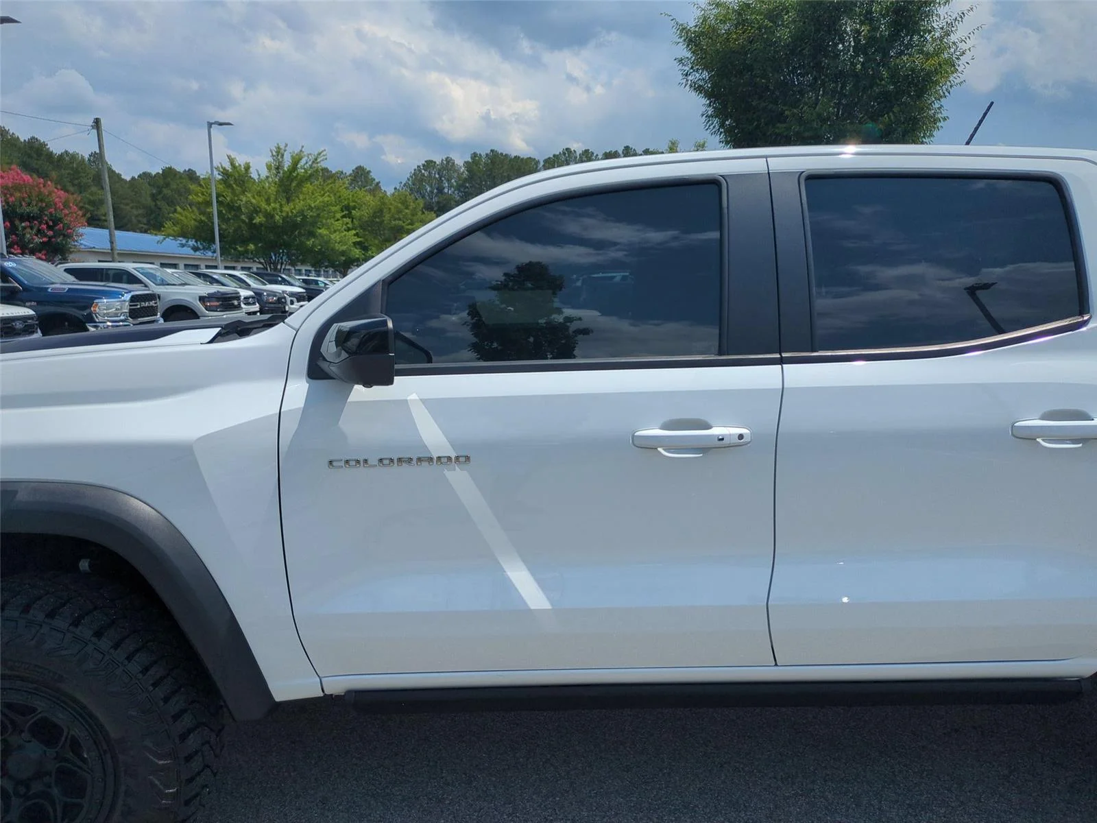Used 2024 Summit White Chevrolet 4WD ZR2 image 15