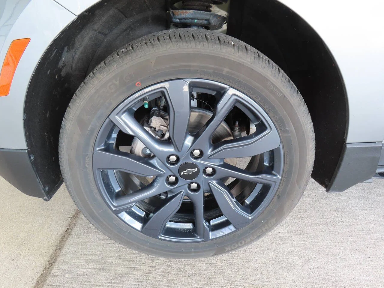Used 2024 Sterling Gray Metallic Chevrolet RS 4x4 4dr SUV image 23