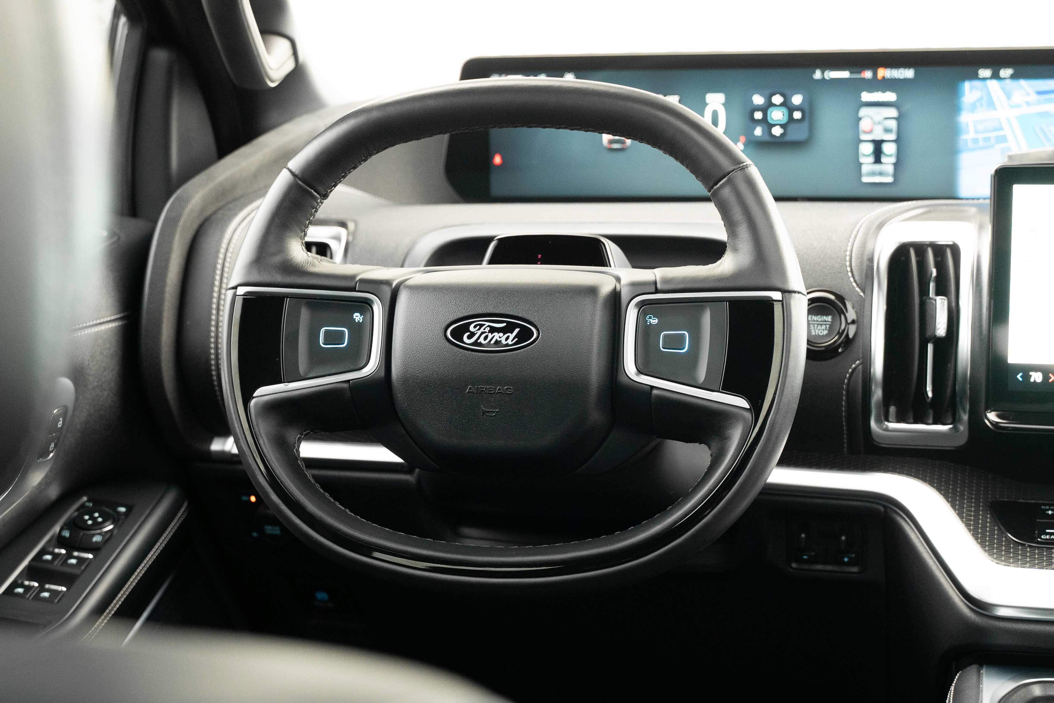 Used 2025 Agate Black Metallic Ford Platinum image 9