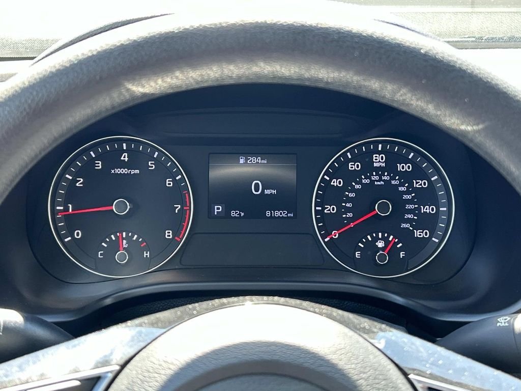 Used 2021 White Kia LXS image 20