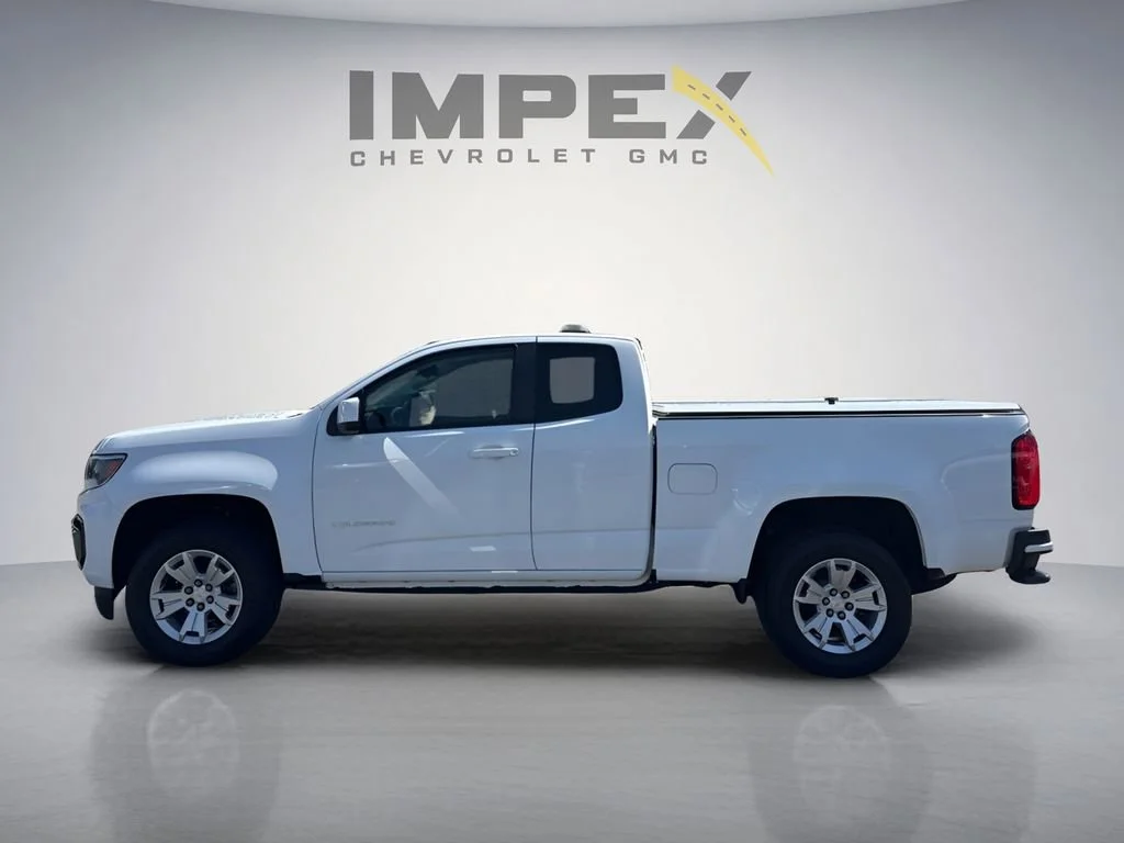 Used 2022 Summit White Chevrolet LT image 2
