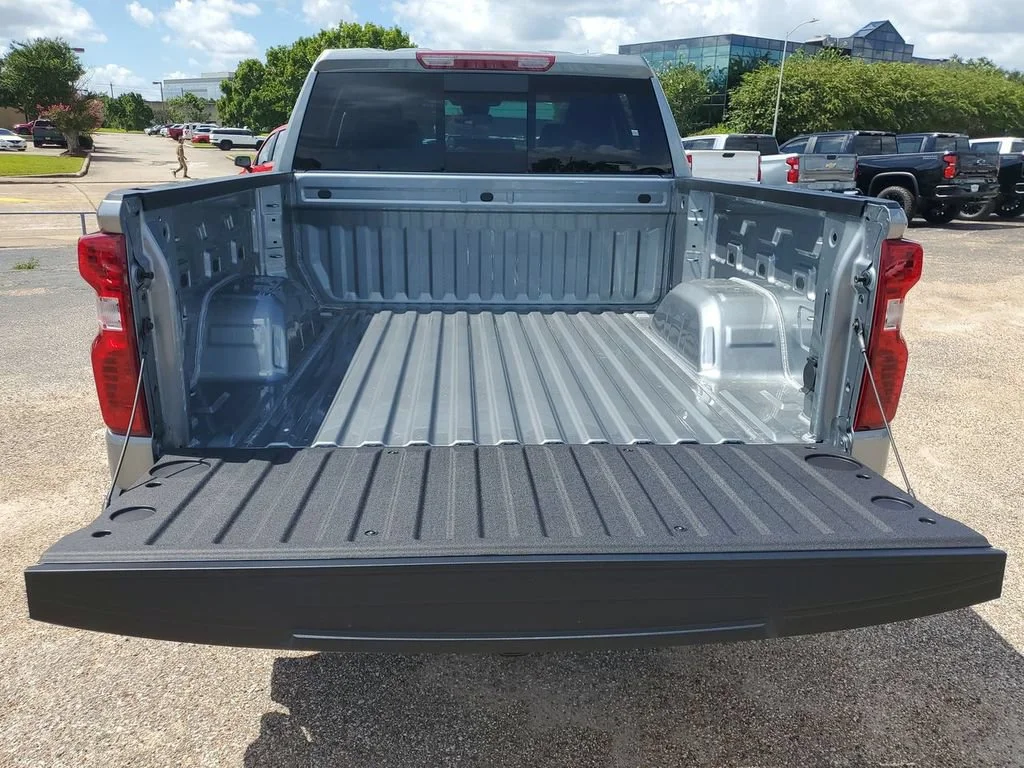 New 2026 Sterling Gray Metallic Chevrolet LT image 32
