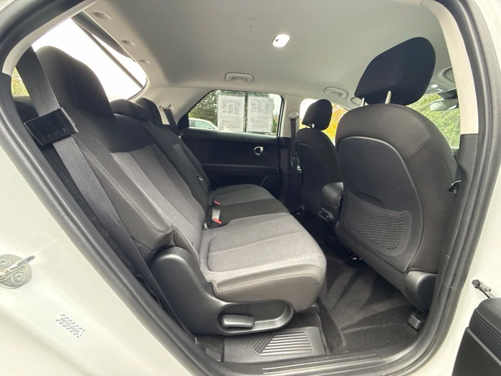 Used 2024 Atlas White Hyundai SEL image 17
