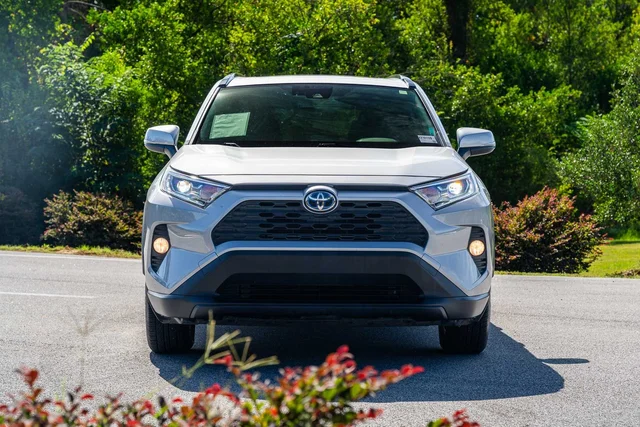 2020 Toyota RAV4 Hybrid XLE