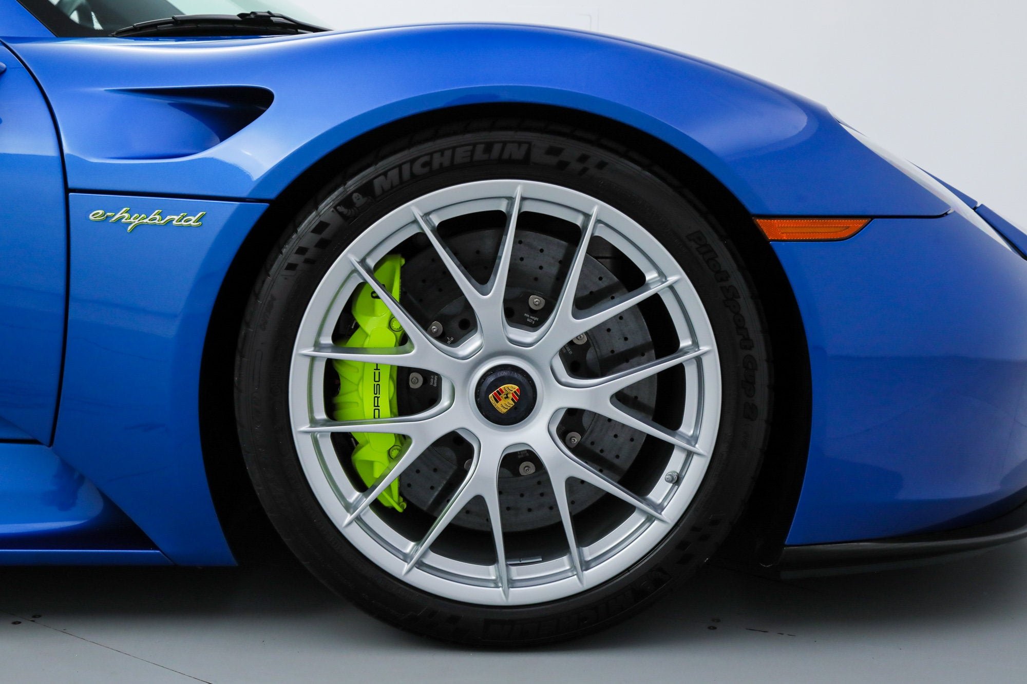 Used 2015 Blue Porsche  image 42