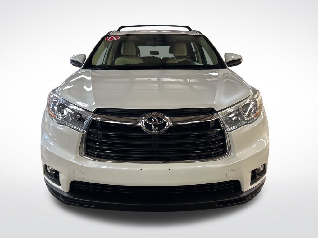 Used 2015 White Toyota XLE V6 image 9